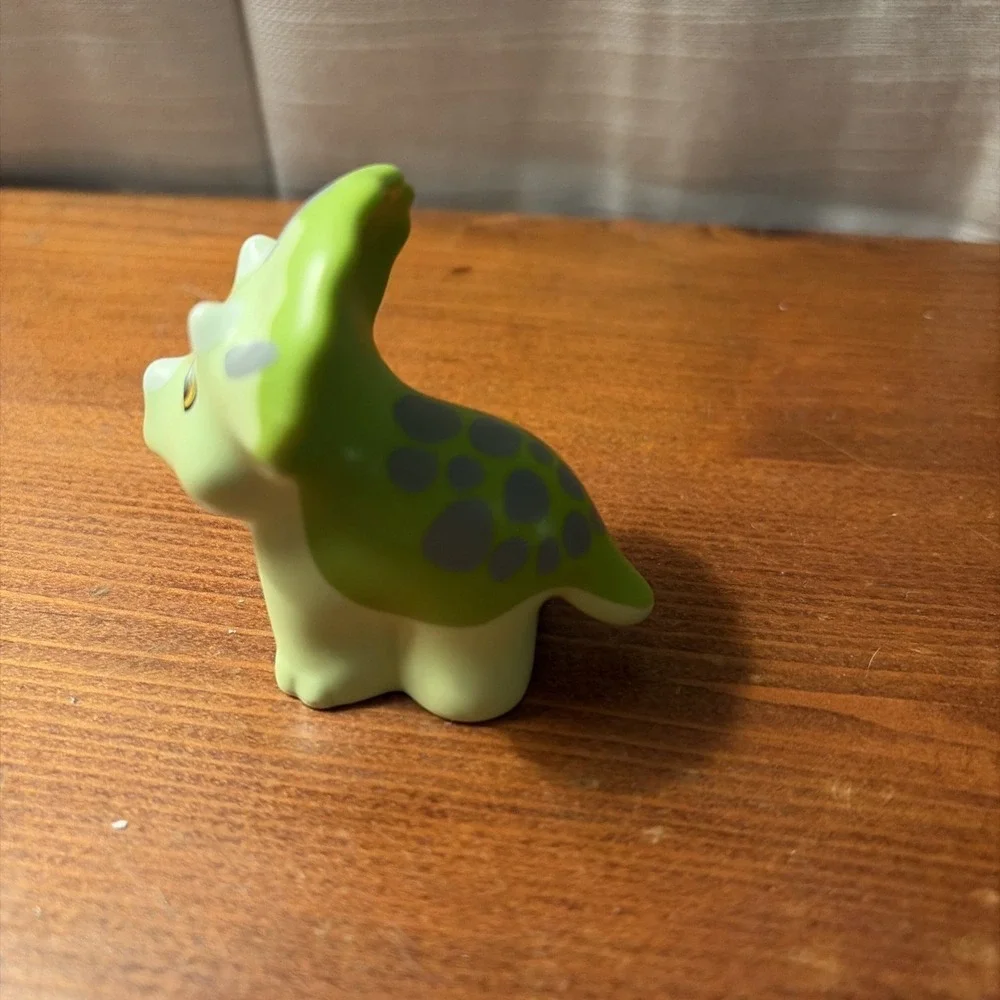 LEGO Duplo: Baby Triceratops Dinosaur Figure (Ages 3+)‎